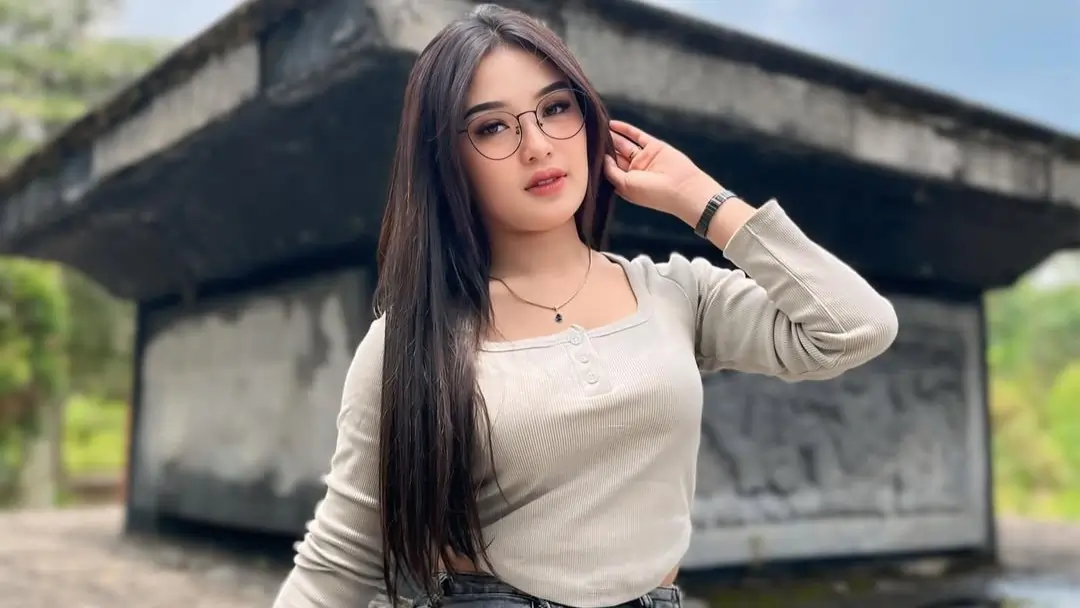 Imelia AG (Agustin) - Biodata, Umur dan Agama Lengkap