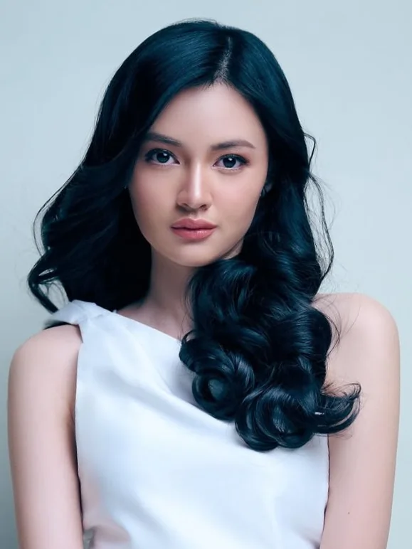 Montserrat Gizelle - Biodata, Umur dan Agama Lengkap