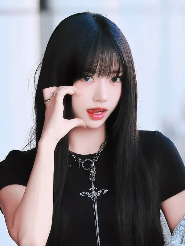 Sooin MEOVV (Kim Soo-in) – Biodata dan Umur Lengkap