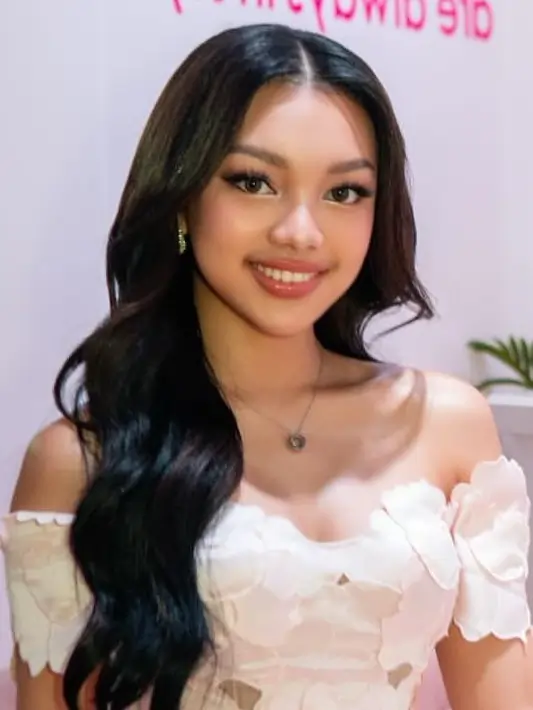 Naura Ayu Biodata, Usia dan Agama Lengkap