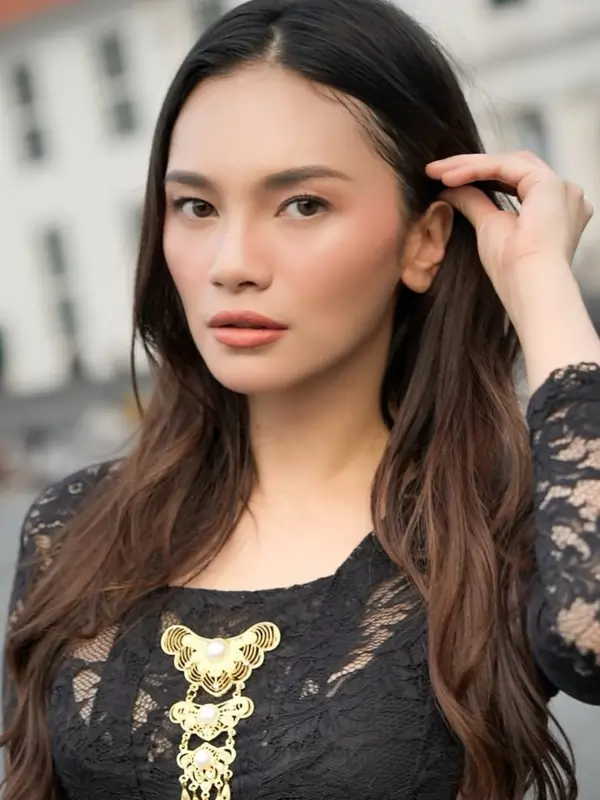 Violenzia Jeanette Biodata, Usia dan Agama Lengkap